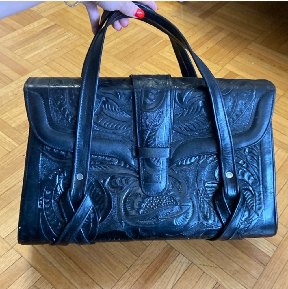 Vintage (70s?) Embossed Tooled Leather Handbag Made in Mexico Black